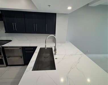 2020 Harbourside Drive - Photo Thumbnail 5