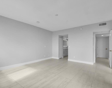 2020 Harbourside Drive - Photo Thumbnail 31