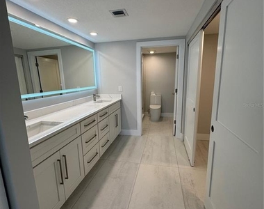 2020 Harbourside Drive - Photo Thumbnail 18