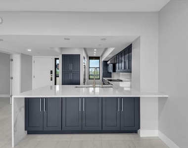 2020 Harbourside Drive - Photo Thumbnail 10