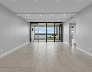 2020 Harbourside Drive - Photo Thumbnail 15