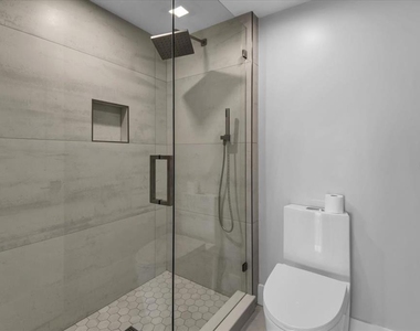 2020 Harbourside Drive - Photo Thumbnail 1