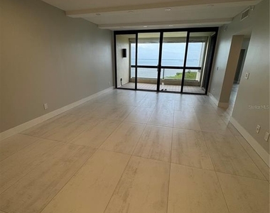 2020 Harbourside Drive - Photo Thumbnail 9