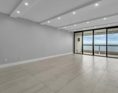 2020 Harbourside Drive - Photo Thumbnail 17