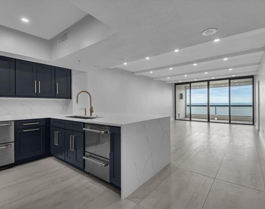 2020 Harbourside Drive - Photo Thumbnail 13