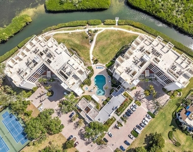 2020 Harbourside Drive - Photo Thumbnail 27