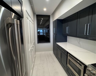 2020 Harbourside Drive - Photo Thumbnail 1