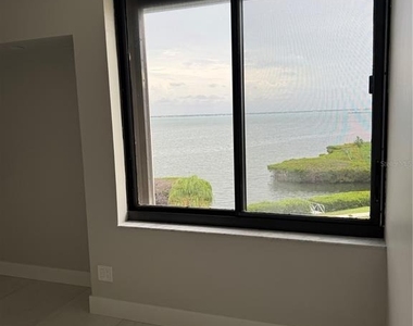 2020 Harbourside Drive - Photo Thumbnail 17