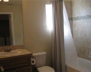 1057 32nd Street - Photo Thumbnail 7