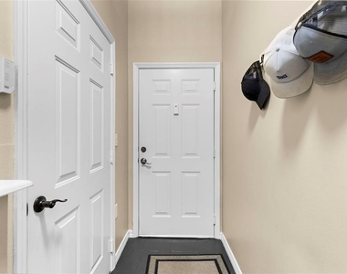 5601 Bentgrass Drive - Photo Thumbnail 7
