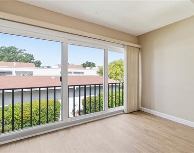 2060 Marilyn Street - Photo Thumbnail 12