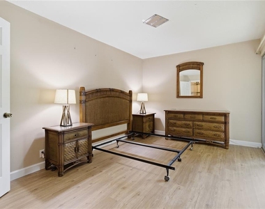 2060 Marilyn Street - Photo Thumbnail 18