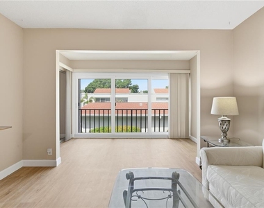 2060 Marilyn Street - Photo Thumbnail 13