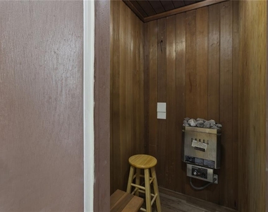 2060 Marilyn Street - Photo Thumbnail 32