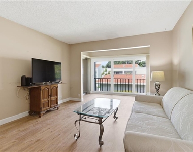 2060 Marilyn Street - Photo Thumbnail 10