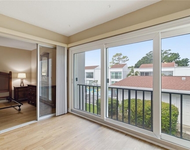 2060 Marilyn Street - Photo Thumbnail 14