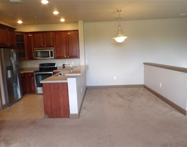 8098 Moonstone Drive - Photo Thumbnail 2