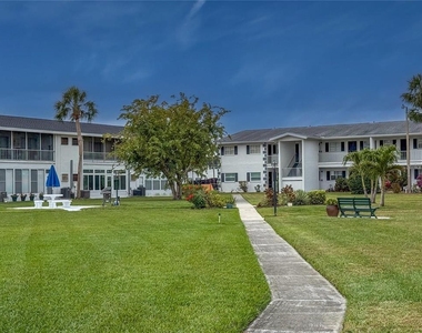 4703 1st Court W - Photo Thumbnail 20
