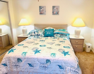 4703 1st Court W - Photo Thumbnail 9