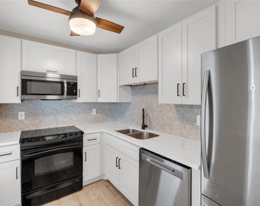 5996 Hibiscus Drive - Photo Thumbnail 7
