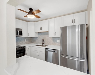 5996 Hibiscus Drive - Photo Thumbnail 20