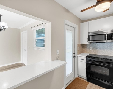 5996 Hibiscus Drive - Photo Thumbnail 22