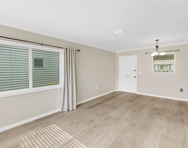 5996 Hibiscus Drive - Photo Thumbnail 9