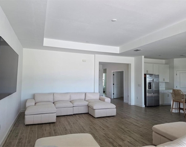 18334 Ridgeline Drive - Photo Thumbnail 6