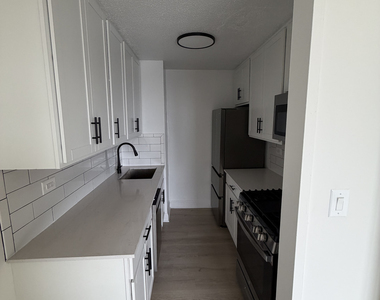 3333 Broadway - Photo Thumbnail 4
