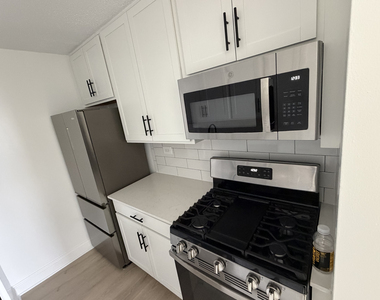 3333 Broadway - Photo Thumbnail 5