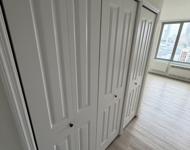 3333 Broadway - Photo Thumbnail 1