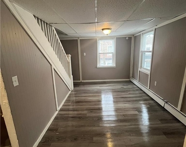 215 High Street - Photo Thumbnail 2