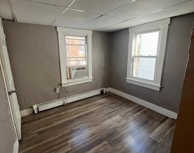 215 High Street - Photo Thumbnail 7