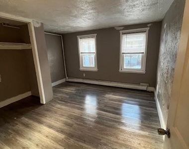 215 High Street - Photo Thumbnail 5