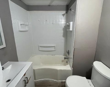 215 High Street - Photo Thumbnail 6
