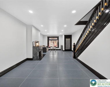 1341 W Chew Street - Photo Thumbnail 14