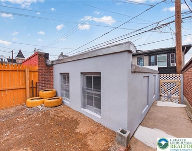 1341 W Chew Street - Photo Thumbnail 5