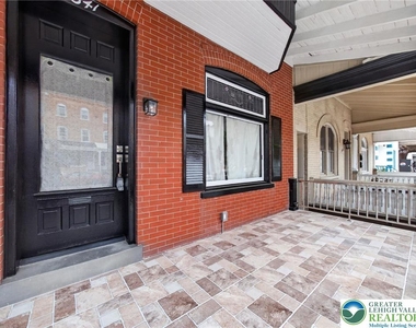 1341 W Chew Street - Photo Thumbnail 8