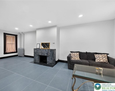 1341 W Chew Street - Photo Thumbnail 11