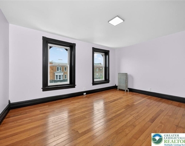 1341 W Chew Street - Photo Thumbnail 29