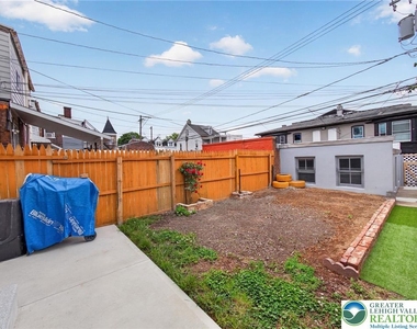 1341 W Chew Street - Photo Thumbnail 4