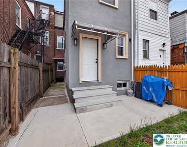 1341 W Chew Street - Photo Thumbnail 3