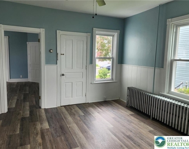 2347 Washington Avenue - Photo Thumbnail 3