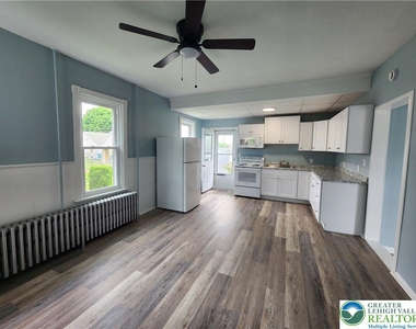 2347 Washington Avenue - Photo Thumbnail 4