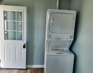 2347 Washington Avenue - Photo Thumbnail 5