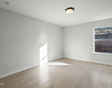 1451 Senda Del Sol Lane - Photo Thumbnail 20