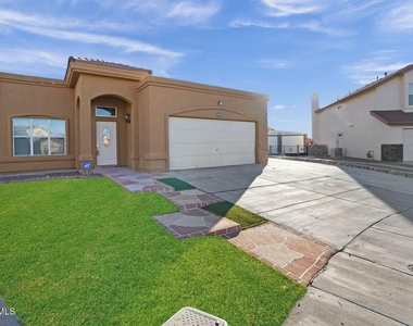 1451 Senda Del Sol Lane - Photo Thumbnail 2