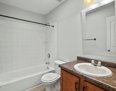 1451 Senda Del Sol Lane - Photo Thumbnail 17