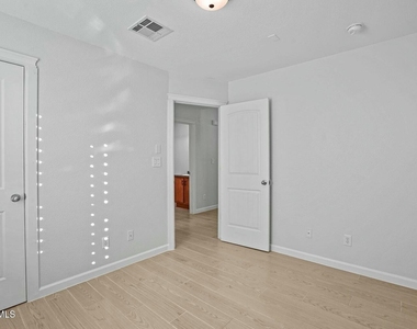 1451 Senda Del Sol Lane - Photo Thumbnail 19