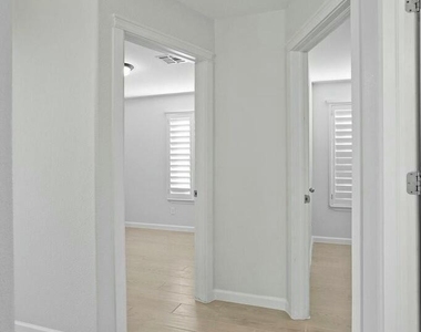 1451 Senda Del Sol Lane - Photo Thumbnail 25